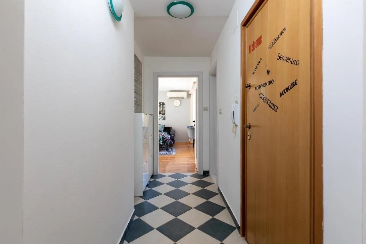 Apartment Nava Split 0*,  Croatia